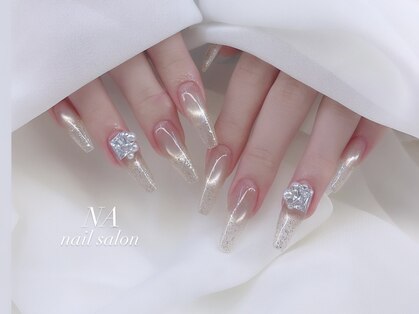 心斎橋ネイルサロン NA nail salon｜ちゅるんネイル ビッグビジュー ホワイトグラデ 長さ出し